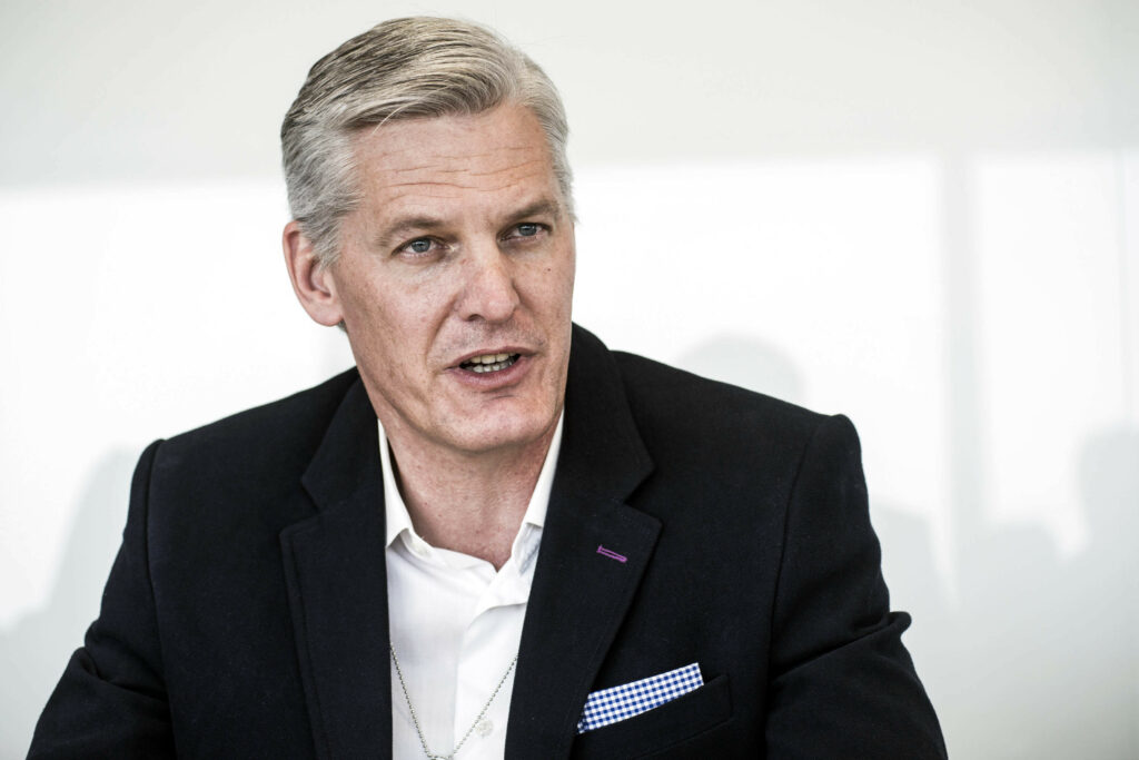 Despite Eskom woes, De Ruyter will not resign of “own accord”