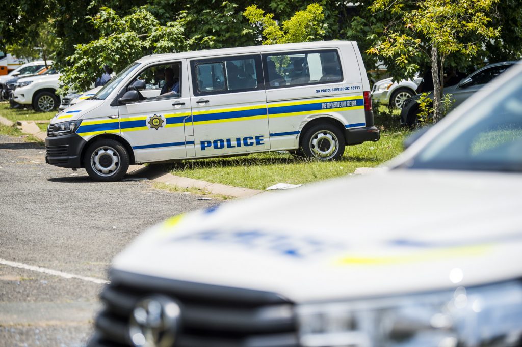 Ipid investigates man being dragged by police van