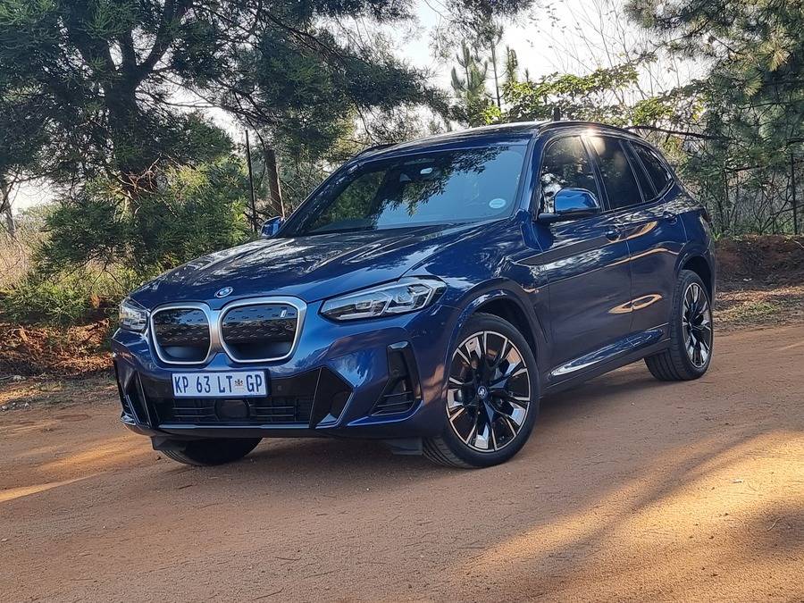 BMW battery-mobile bolts like lightning